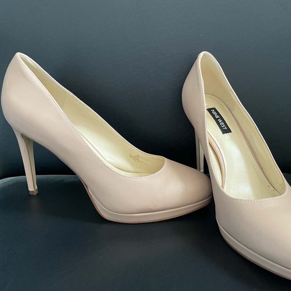 Nine West Nude Pumps Size 7.5